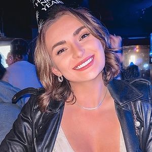 Meet your Posher, Posh